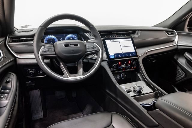 Used 2024 Jeep Grand Cherokee L Limited w/ Black Appearance Package image 6