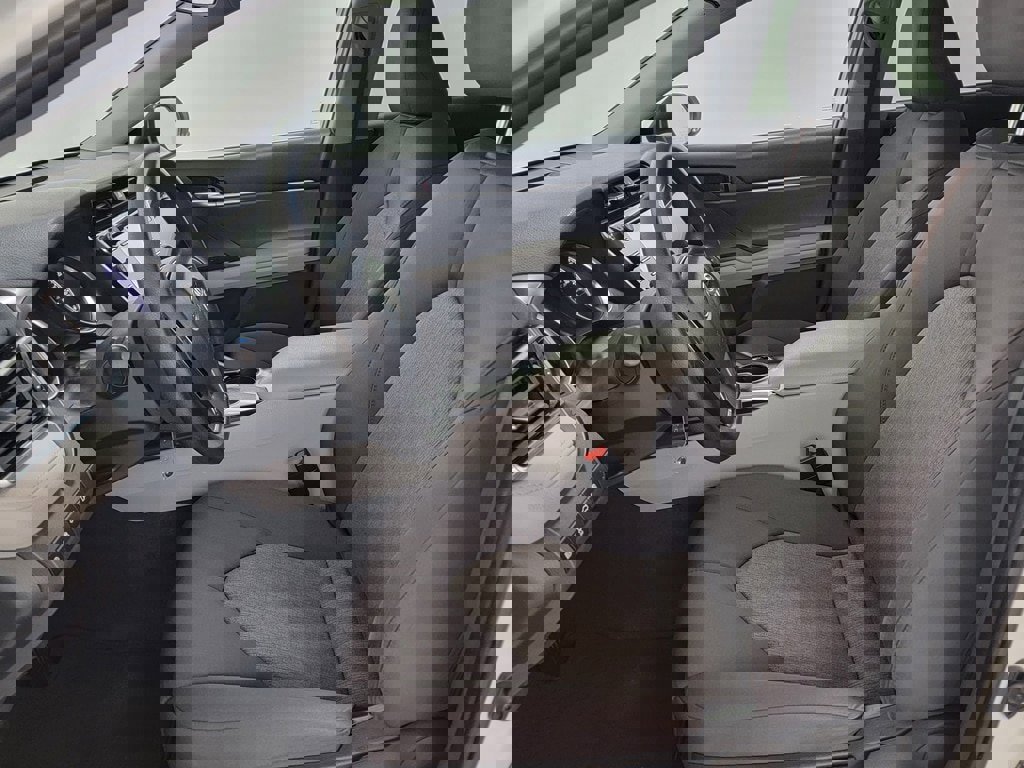 Used 2018 Toyota Camry L image 15