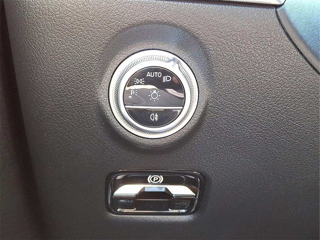 Used 2022 Mercedes-Benz C 300 C 300 image 25