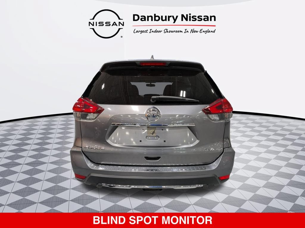 Used 2017 Nissan Rogue SV AWD/4WD image 4
