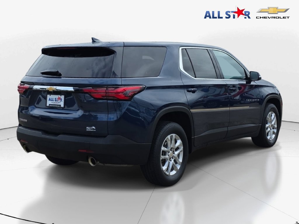 Used 2023 Chevrolet Traverse LS w/ Safety Package FWD image 3