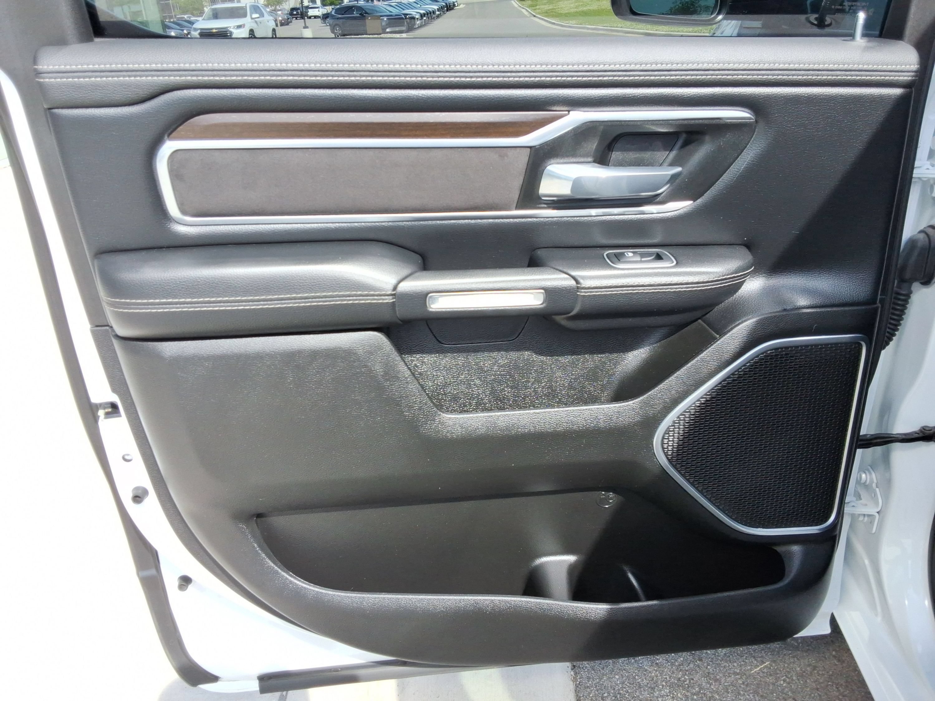 Used 2022 RAM 1500 Laramie AWD/4WD image 25