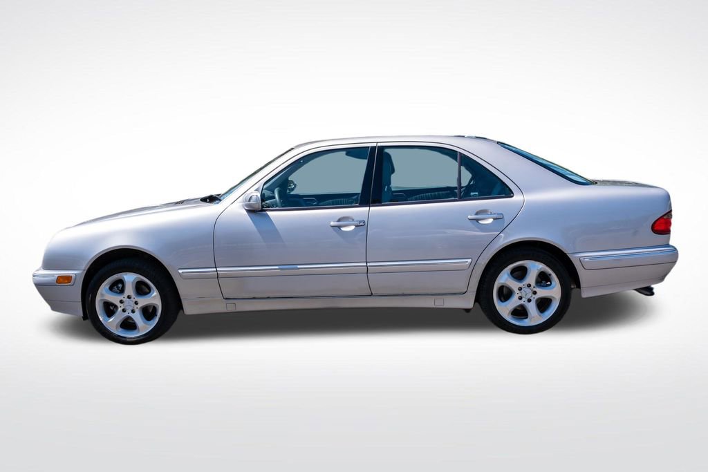 Used 2002 Mercedes-Benz E 320 4MATIC Sedan image 3