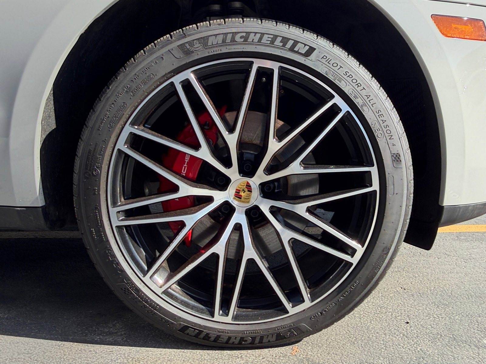 Certified 2025 Porsche Macan S AWD/4WD image 16