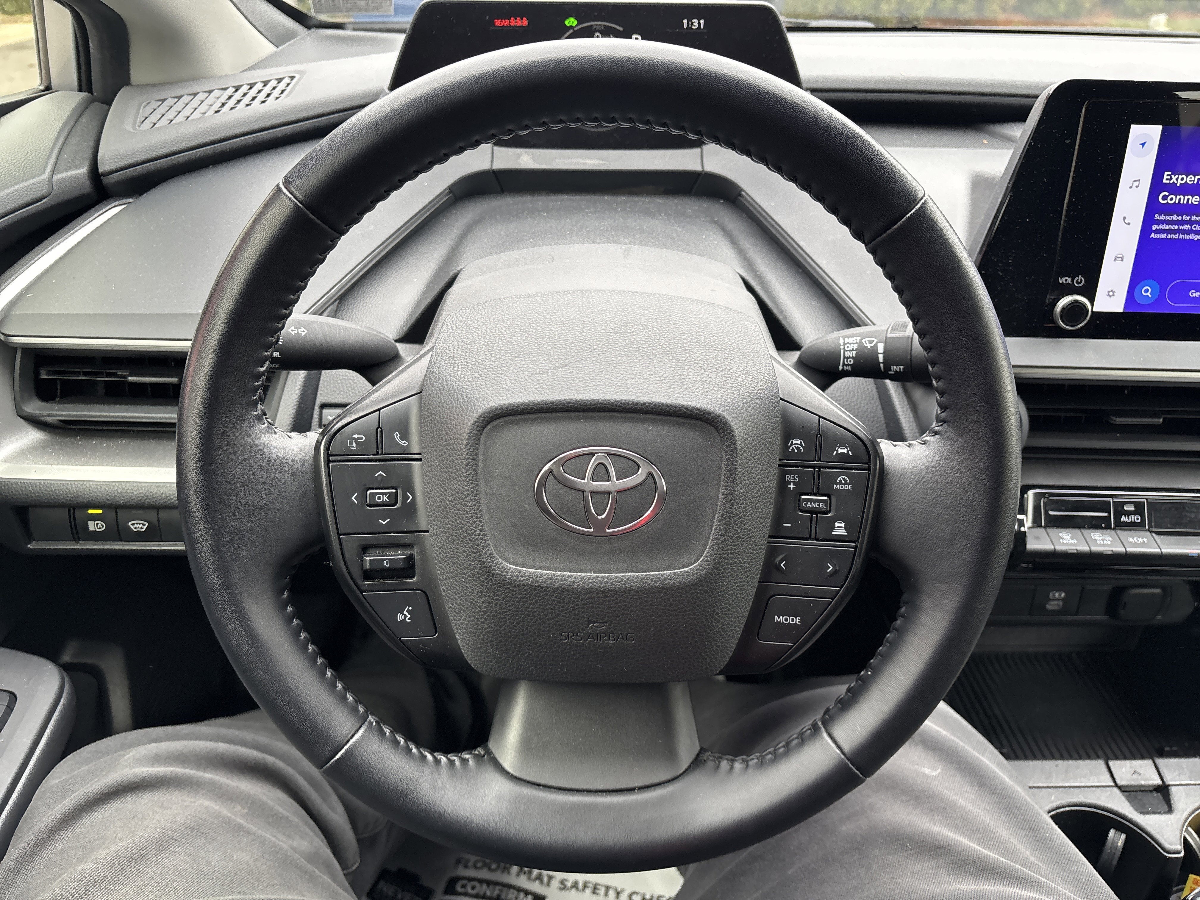 Used 2024 Toyota Prius LE image 18