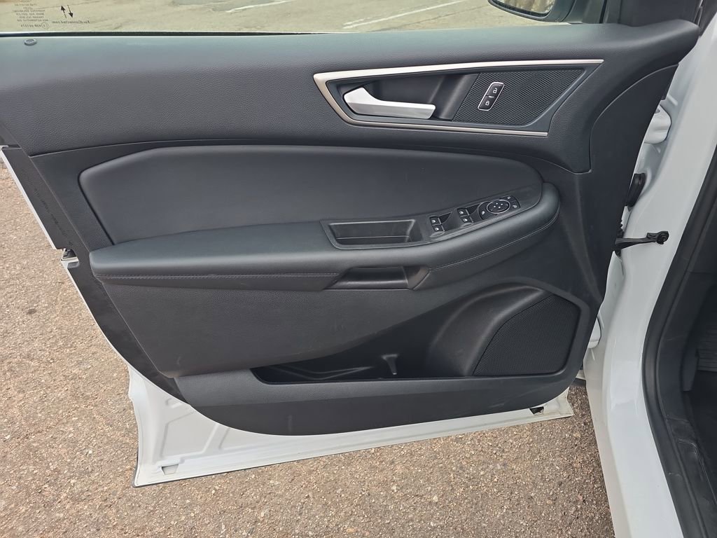 Used 2024 Ford Edge SEL image 11