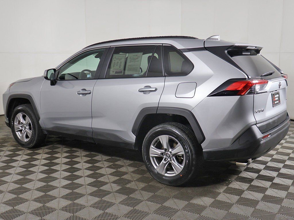 Used 2025 Toyota RAV4 XLE FWD image 11