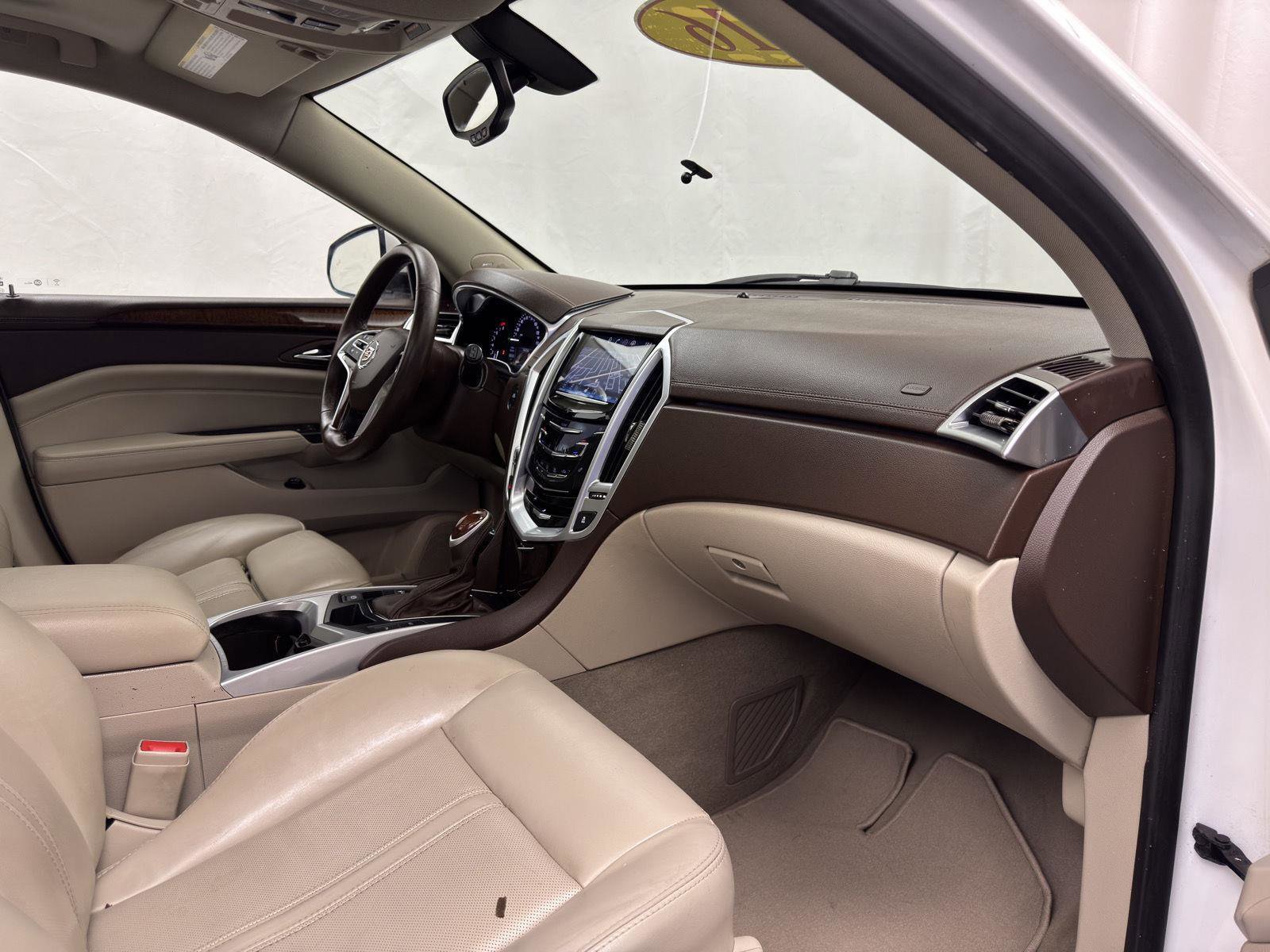 Used 2016 Cadillac SRX Luxury image 38