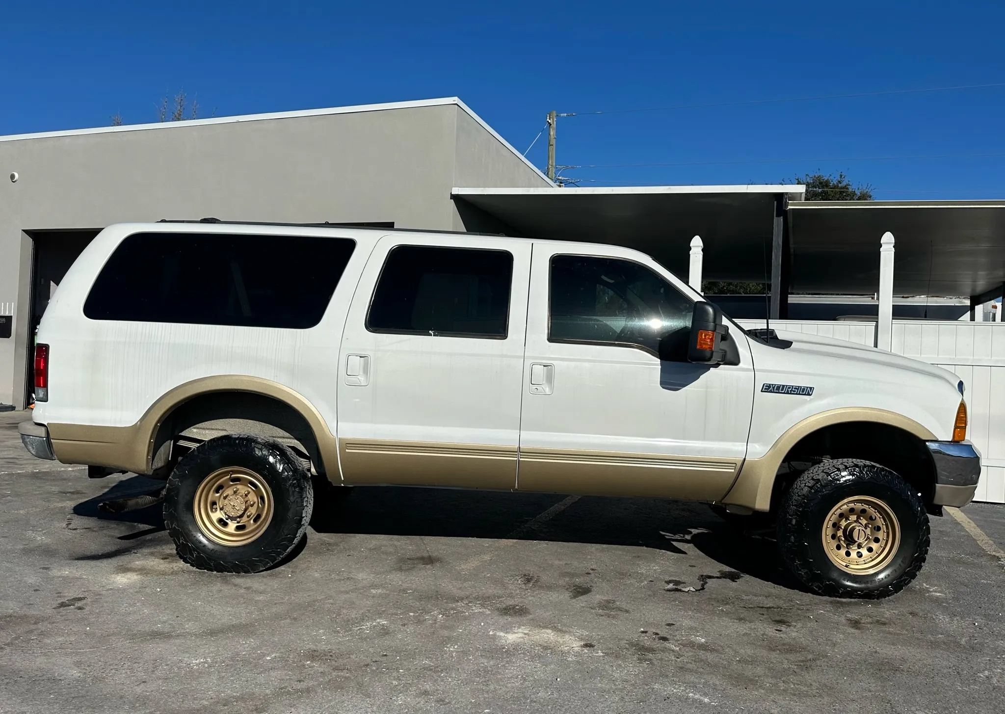 Used 2000 Ford Excursion Limited AWD/4WD image 5