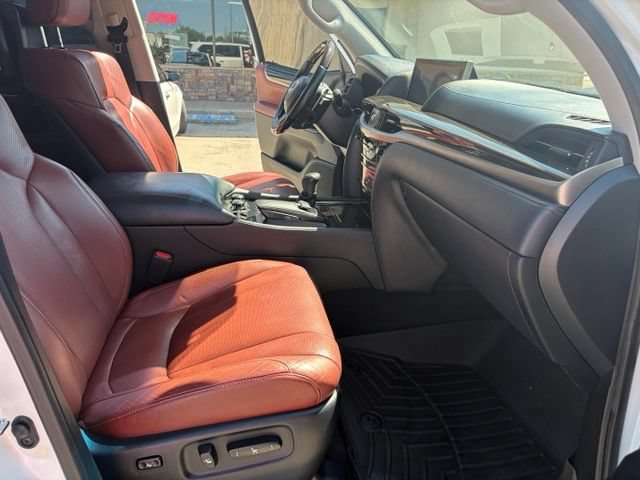 Used 2019 Lexus LX 570 4WD w/ Luxury Package image 45
