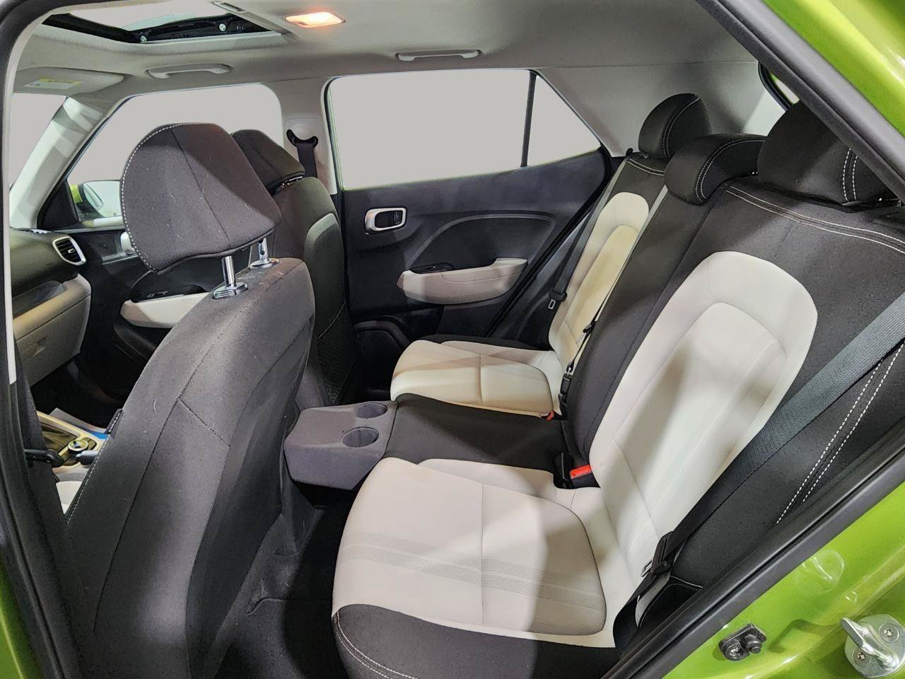Used 2022 Hyundai Venue SEL FWD image 23