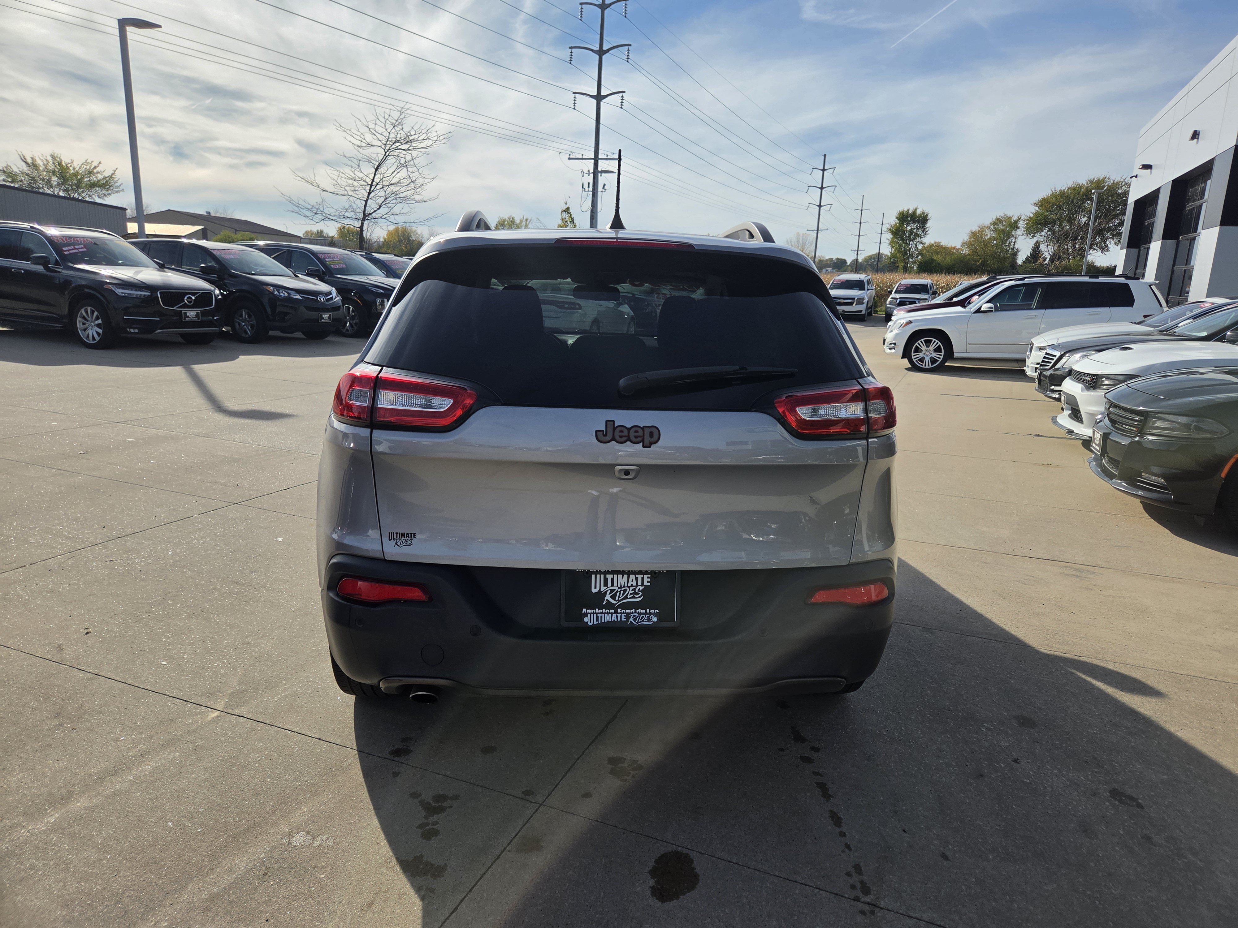 Used 2016 Jeep Cherokee 75th Anniversary FWD image 9