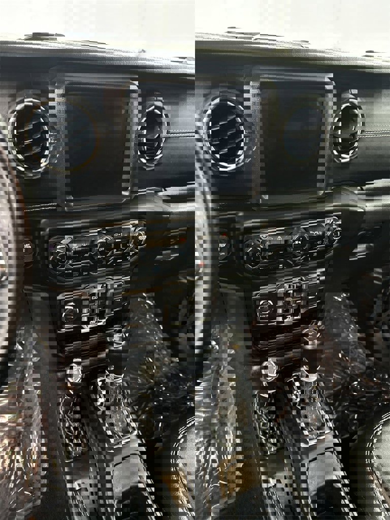 Used 2021 Jeep Wrangler Unlimited Sahara w/ Cold Weather Group image 36