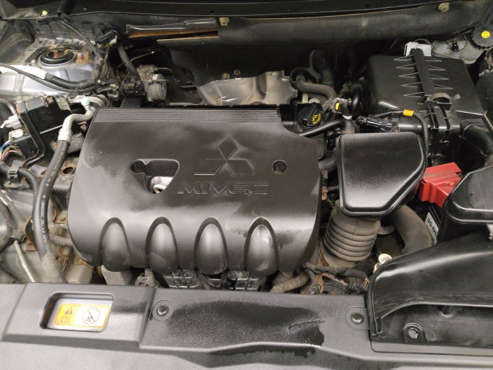 Used 2016 Mitsubishi Outlander SE image 30