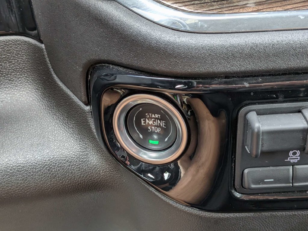 Used 2025 Chevrolet Silverado 1500 LT RWD image 27