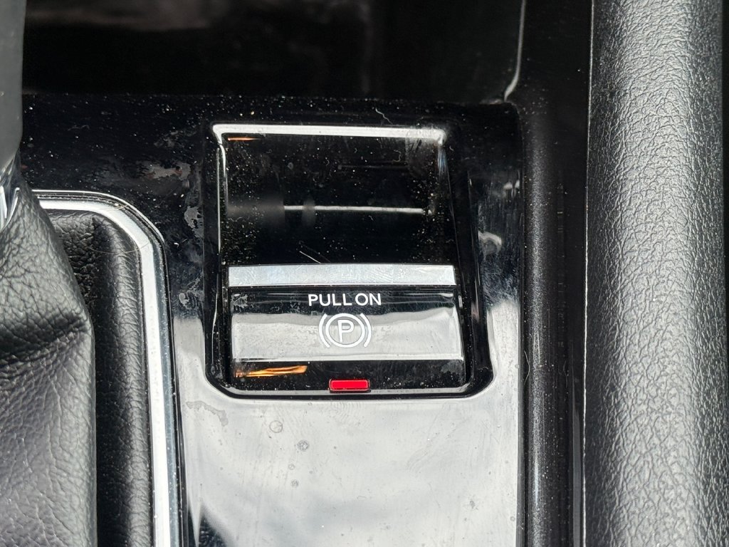 Used 2022 Jeep Compass Latitude FWD image 26