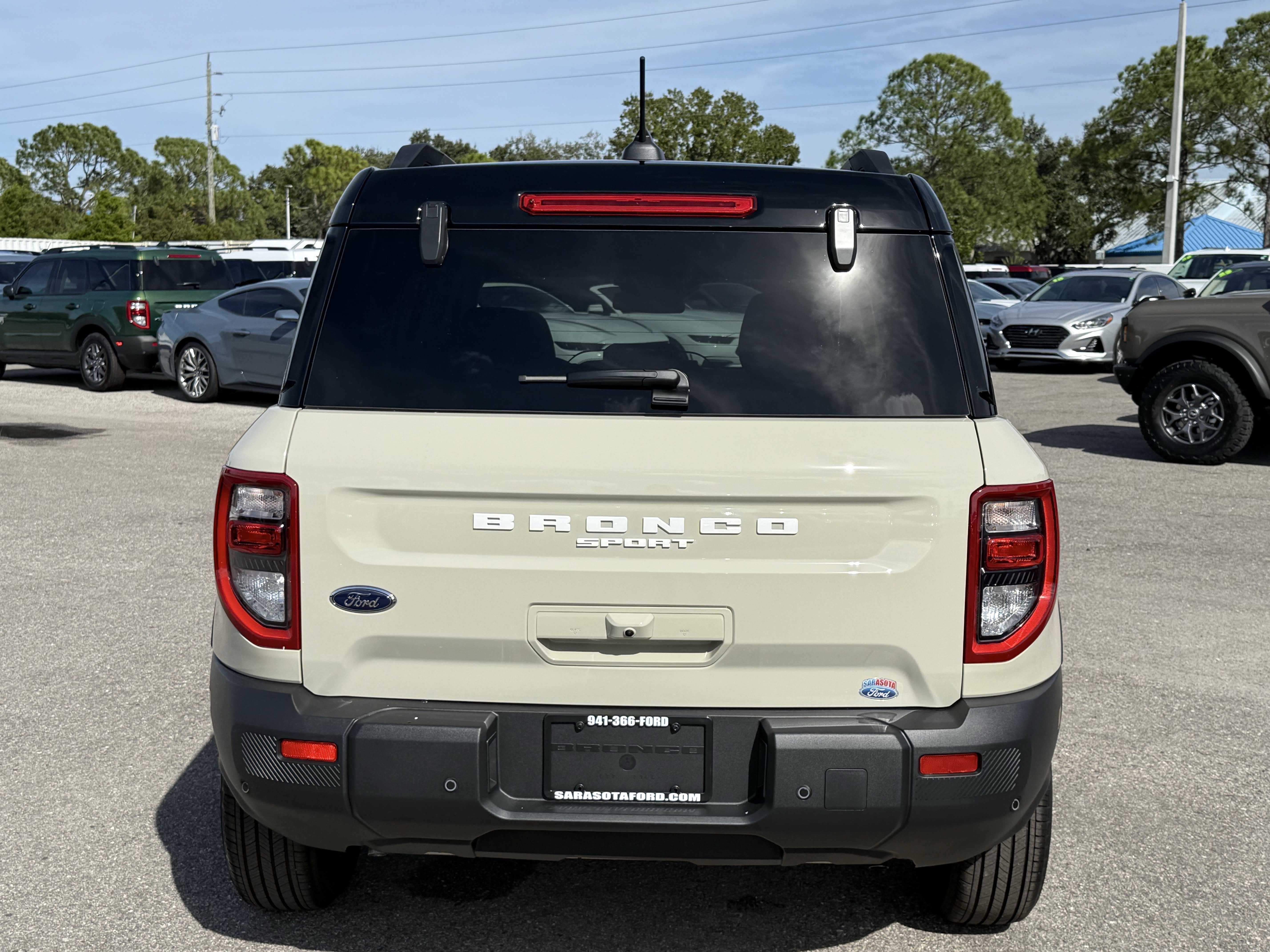 New 2025 Ford Bronco Sport Outer Banks w/ Outer Banks Tech Package+ image 6