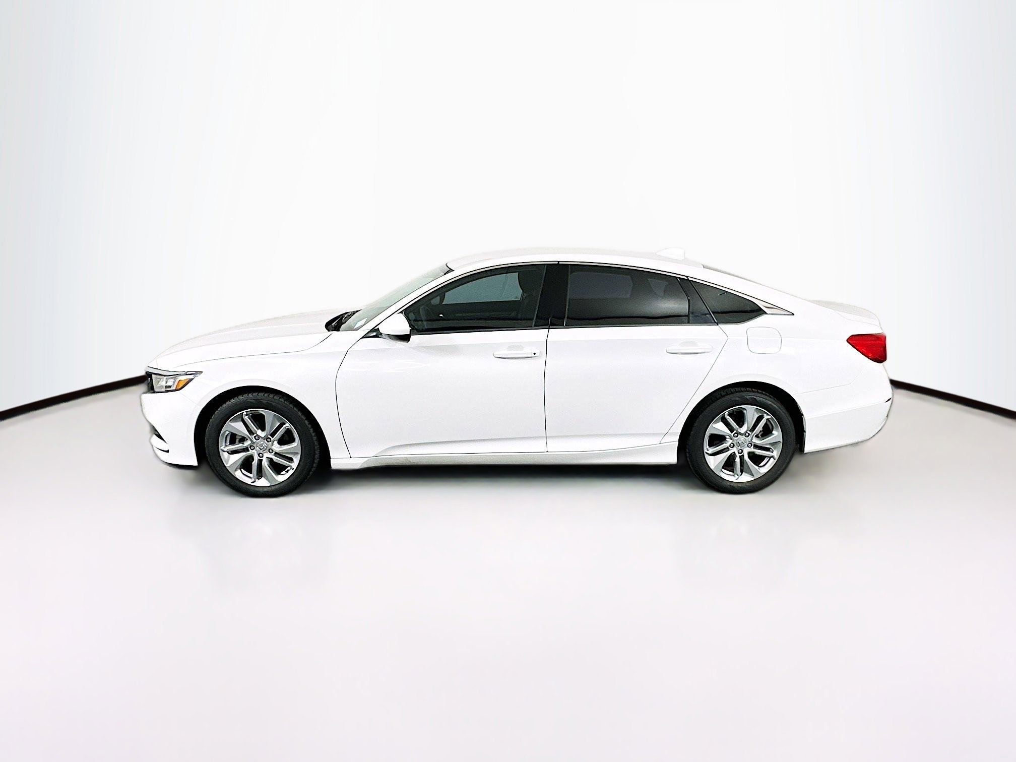 Used 2019 Honda Accord LX image 4