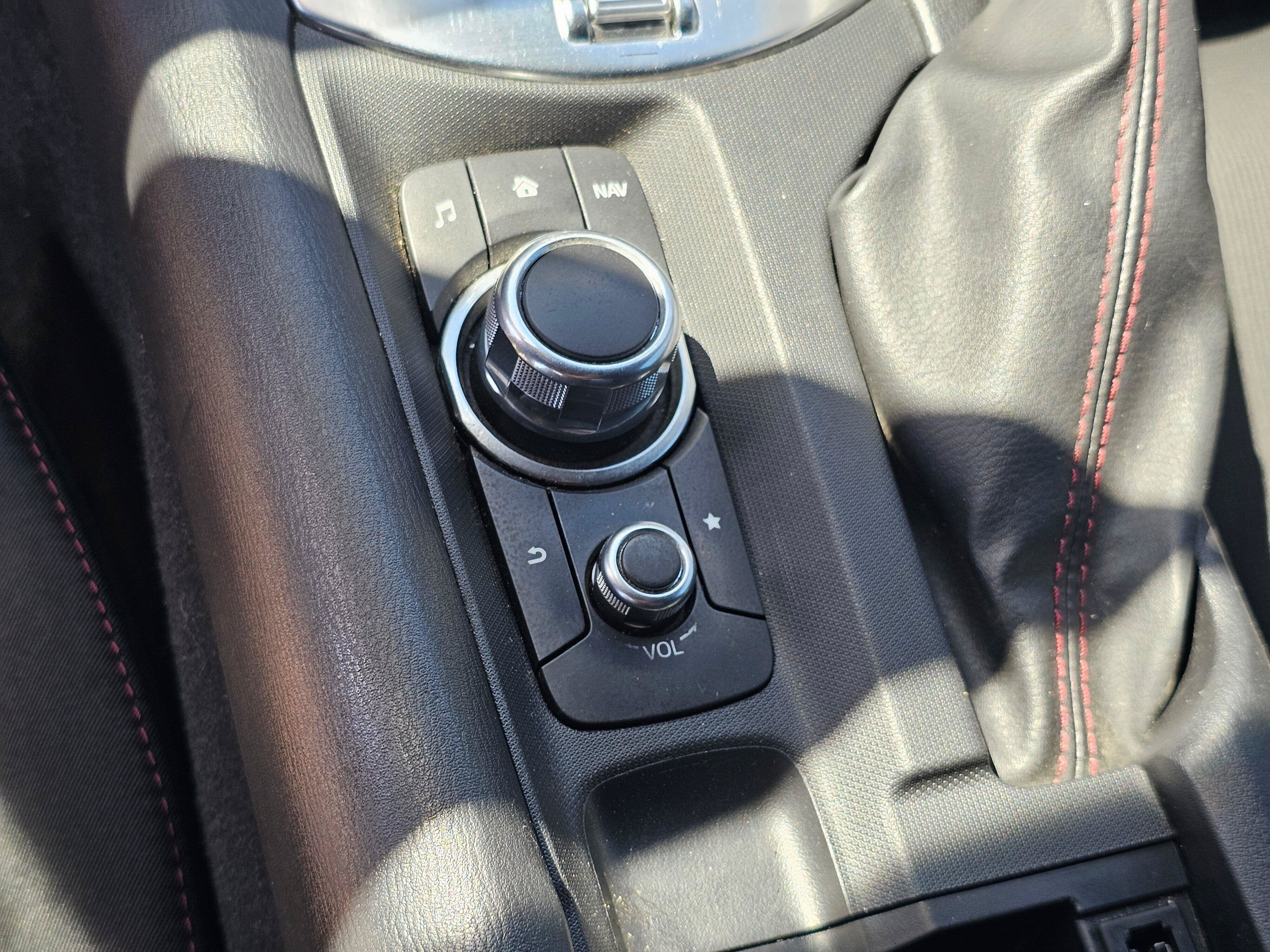 Used 2016 MAZDA MX-5 Miata Club RWD image 29