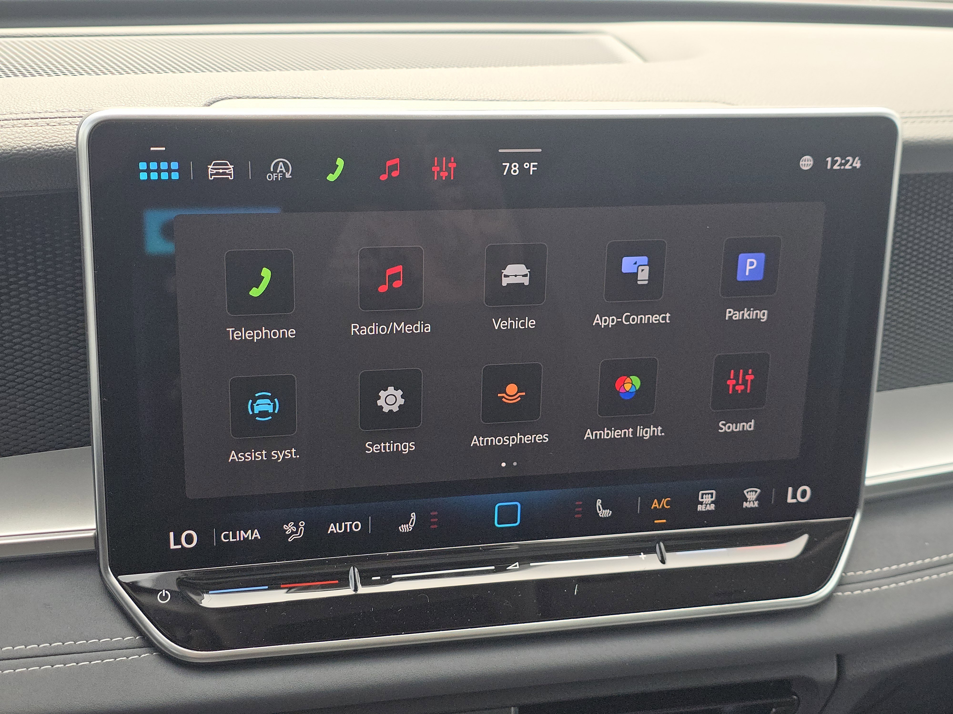New 2026 Volkswagen Tiguan SE FWD image 10