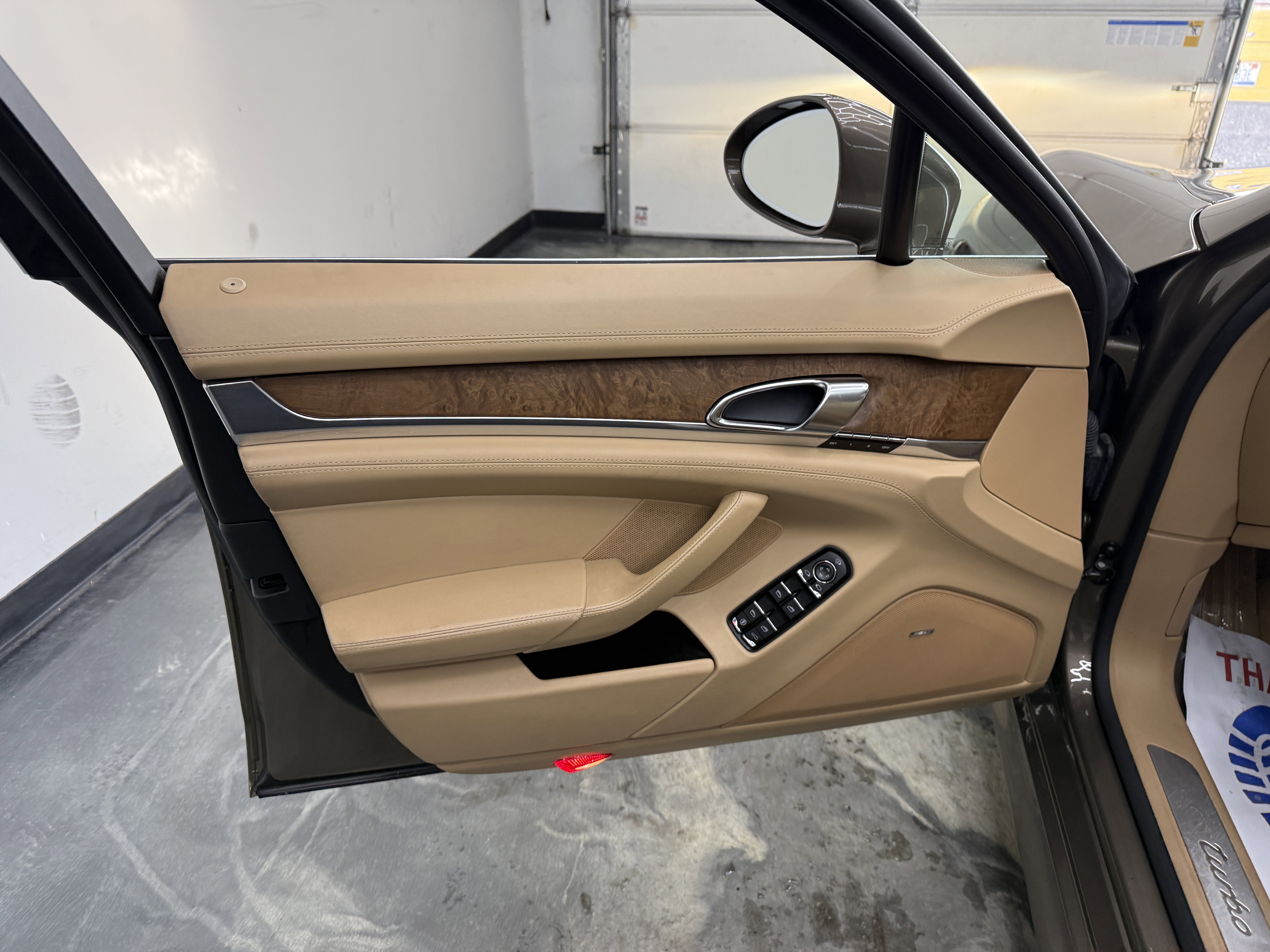 Used 2010 Porsche Panamera Turbo image 10