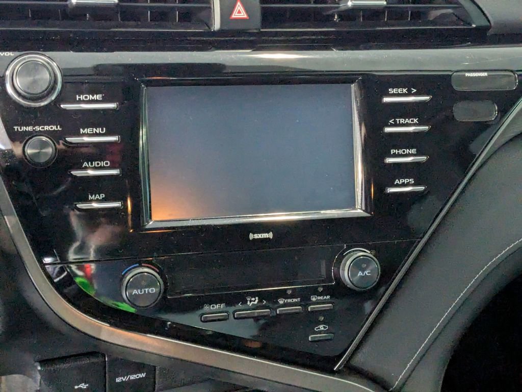 Used 2020 Toyota Camry SE image 14