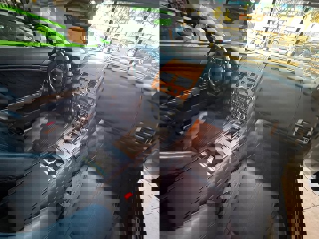 Used 2012 Aston Martin V8 Vantage S image 23