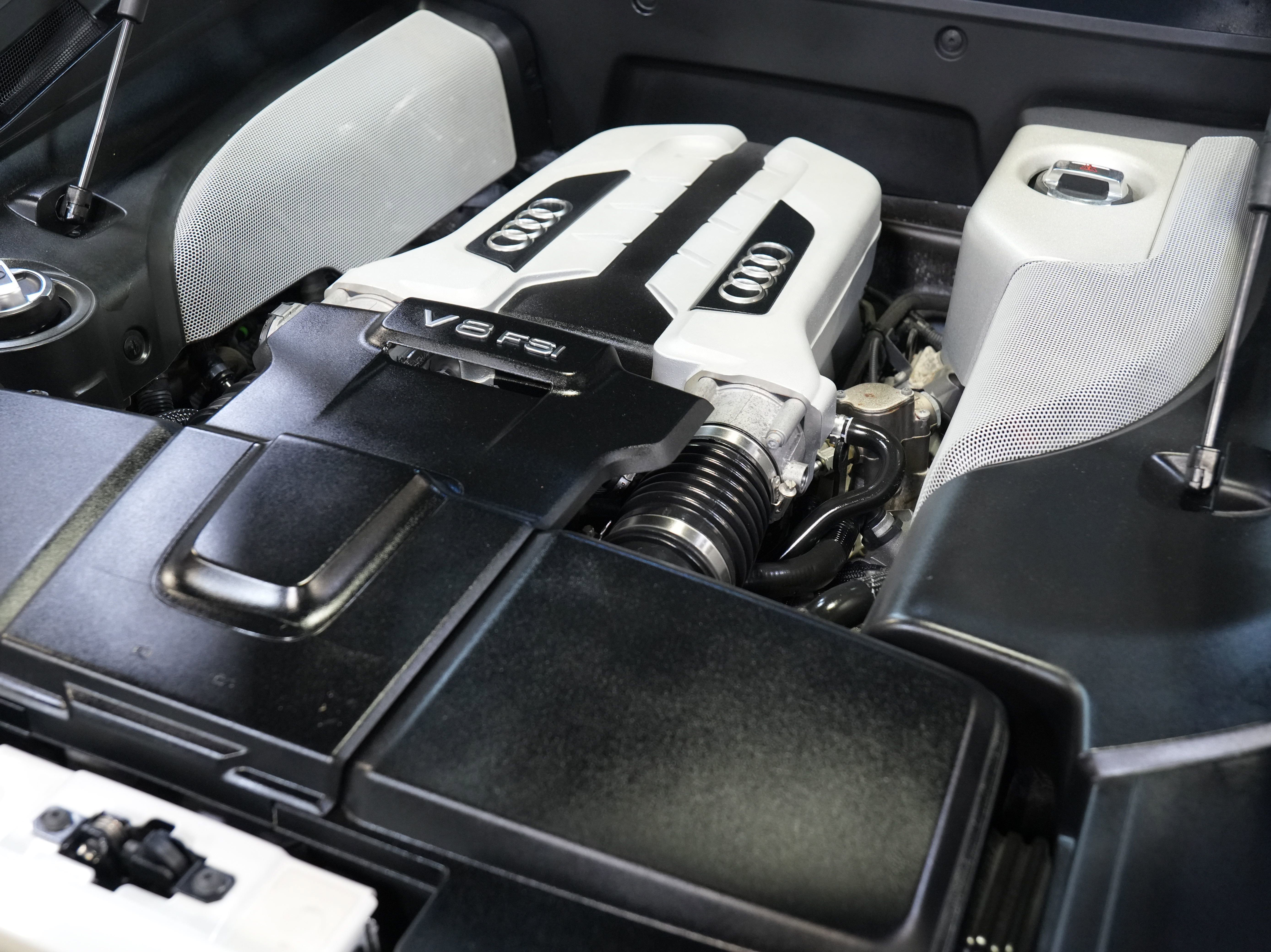 Used 2014 Audi R8 V8 image 48