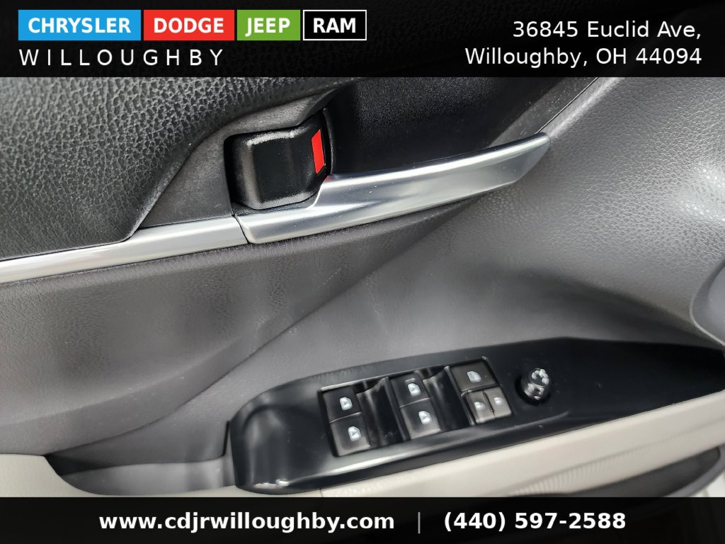 Used 2018 Toyota Camry SE w/ Audio Package FWD image 12