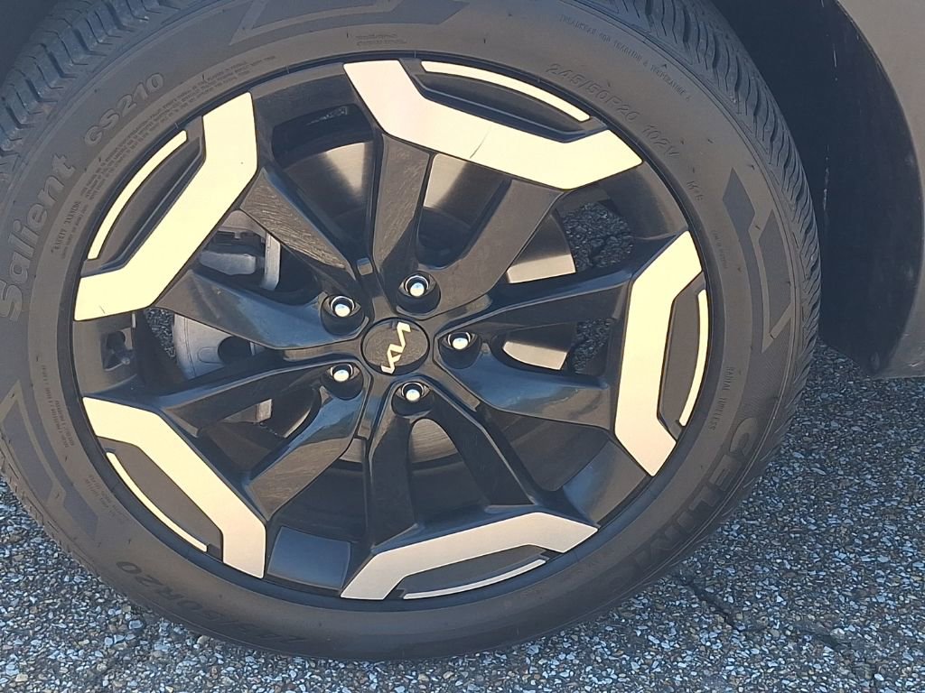 Used 2025 Kia Telluride S image 16