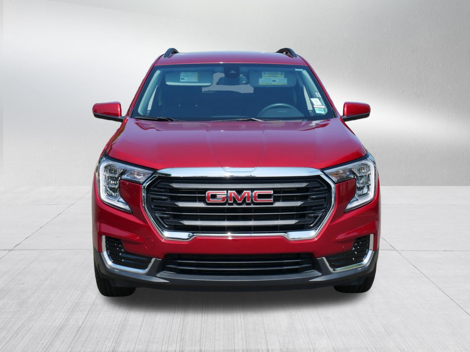 Used 2024 GMC Terrain SLE w/ Driver Convenience Package AWD/4WD image 2