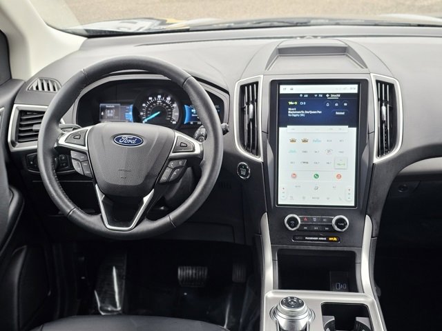 Used 2024 Ford Edge SEL w/ Convenience Package image 2