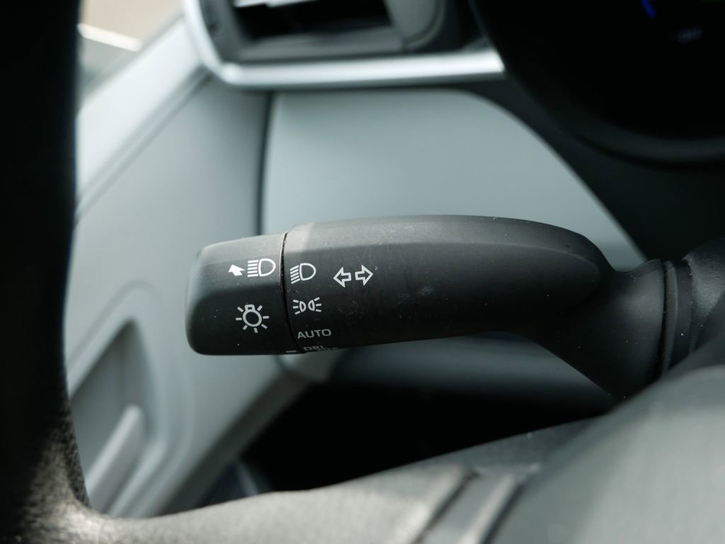 Used 2025 Toyota Sienna LE image 26