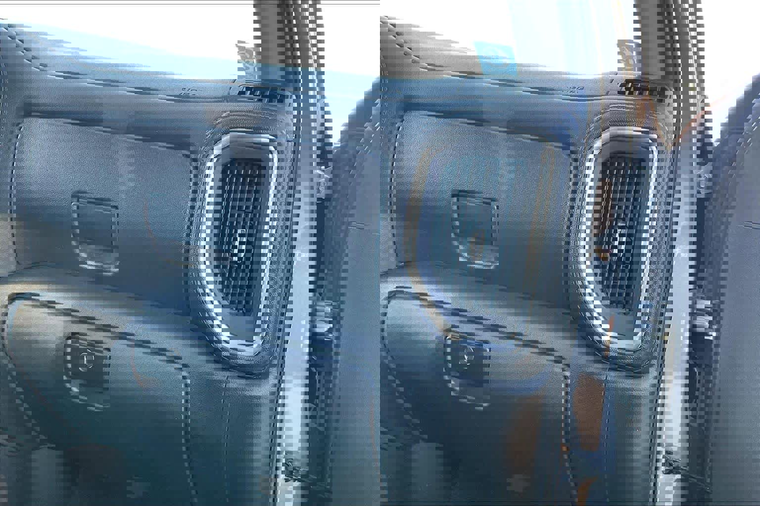 Used 2019 Chevrolet Silverado 1500 LT Trail Boss image 17