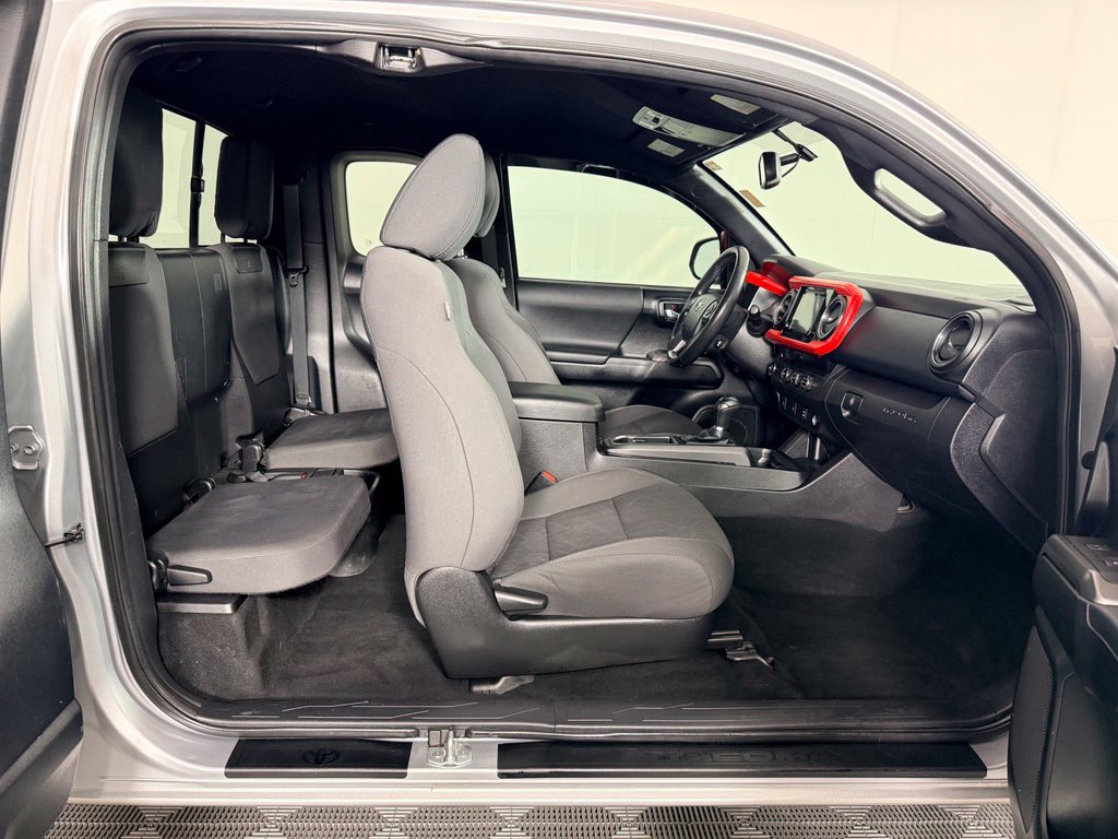 Used 2016 Toyota Tacoma TRD Sport w/ Towing Package RWD image 27