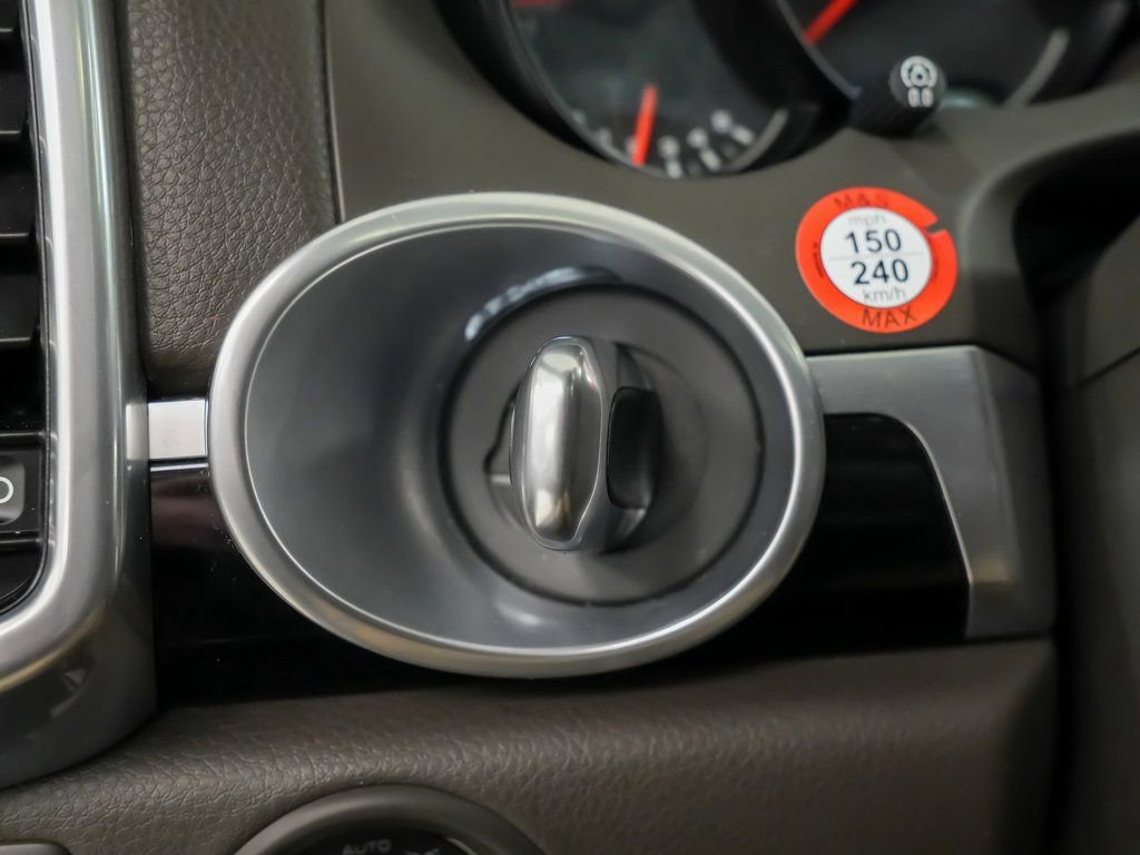 Used 2016 Porsche Cayenne S image 24