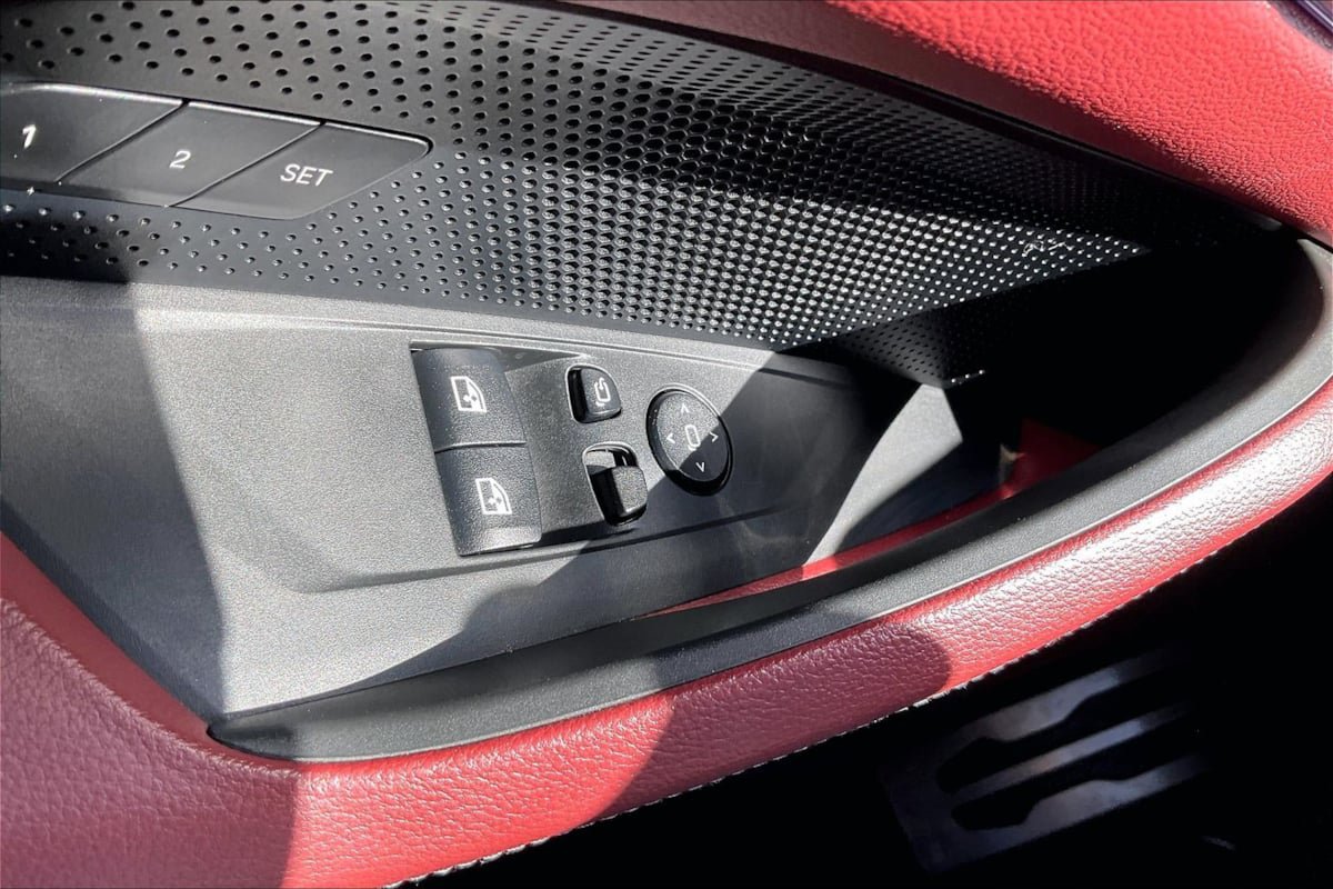 Used 2021 BMW 430i Coupe w/ M Sport Package RWD image 33