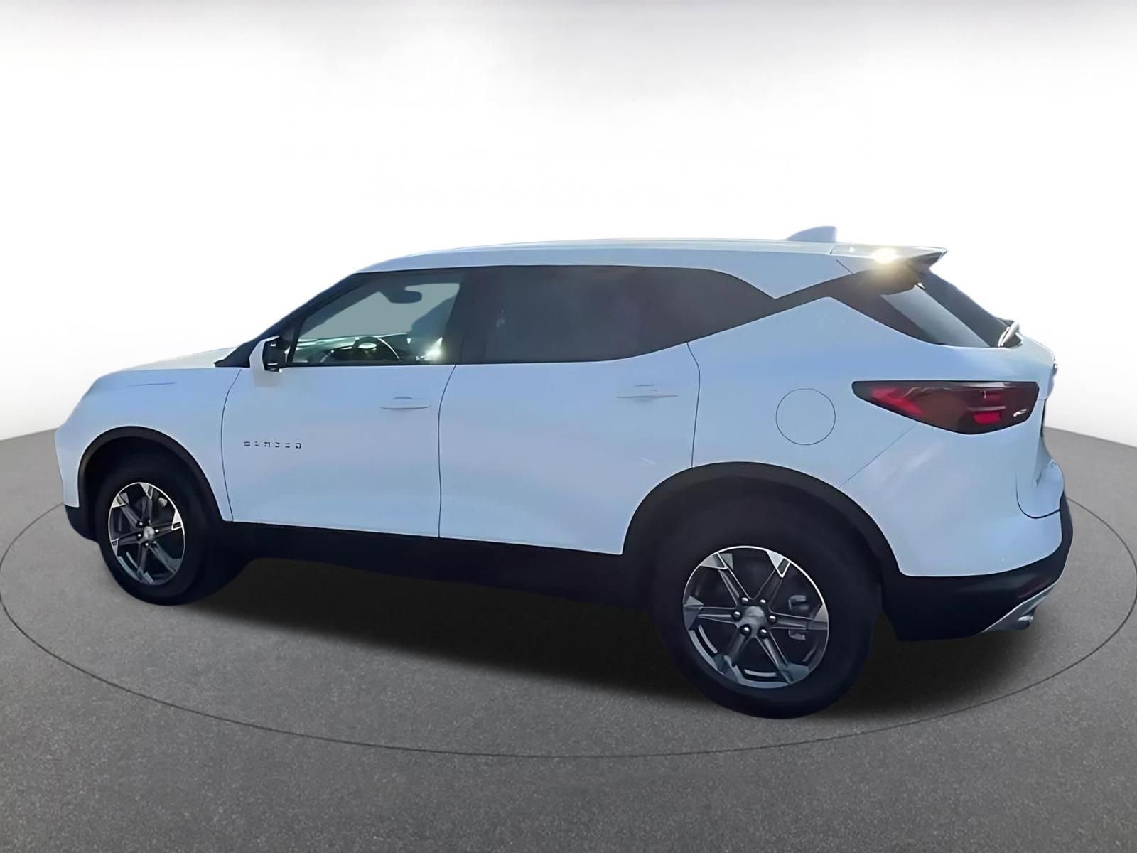 Used 2025 Chevrolet Blazer LT FWD image 10