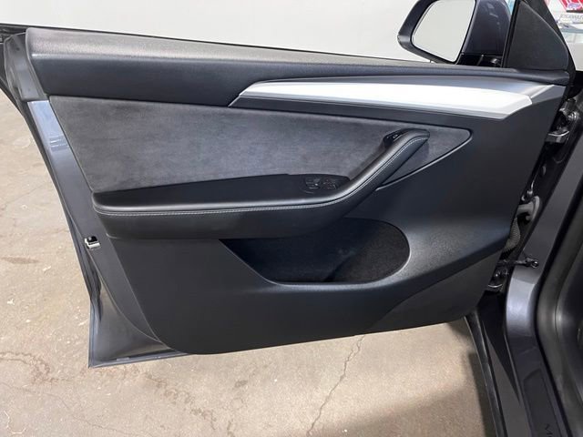 Used 2023 Tesla Model Y Performance AWD/4WD image 22
