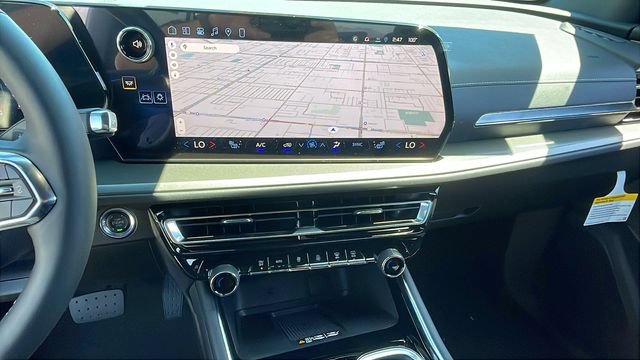 New 2026 Chevrolet Traverse LT w/ Sun and Wheel Package FWD image 16