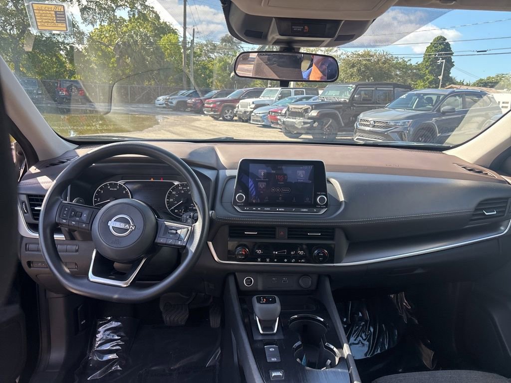 Used 2023 Nissan Rogue SV image 26