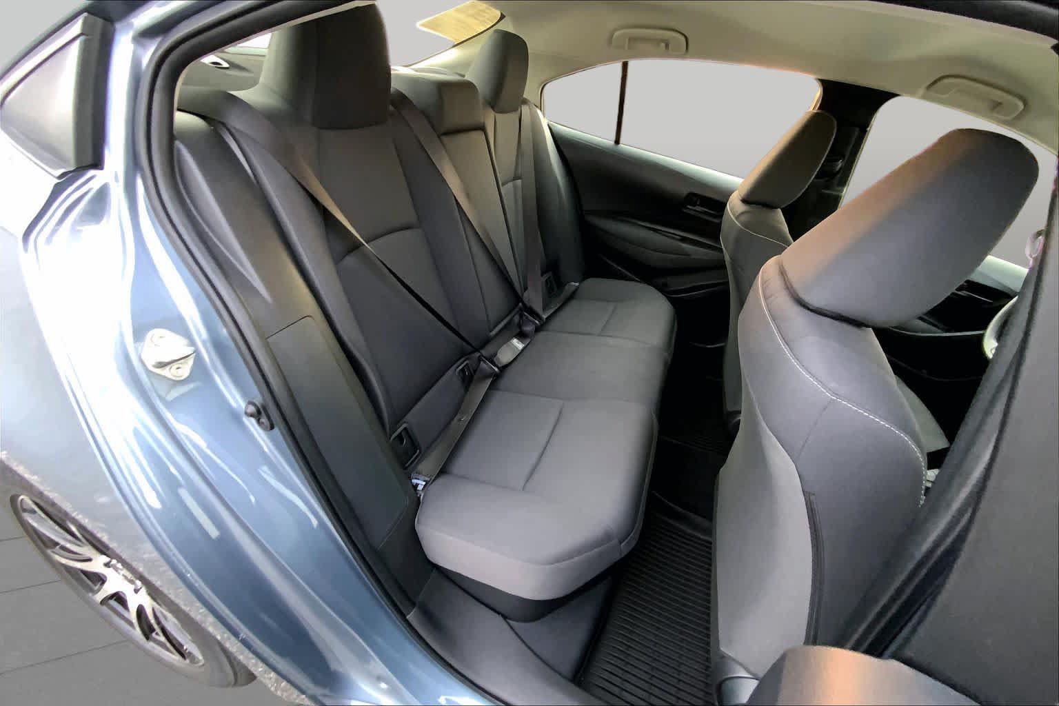 Used 2025 Toyota Corolla LE FWD image 17
