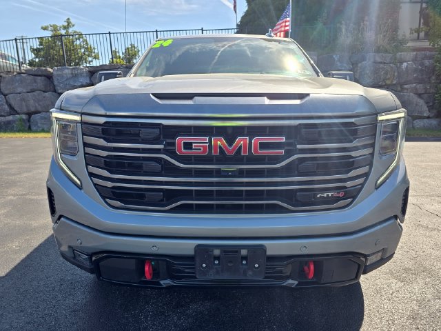 Used 2024 GMC Sierra 1500 AT4 w/ Technology Package AWD/4WD image 9