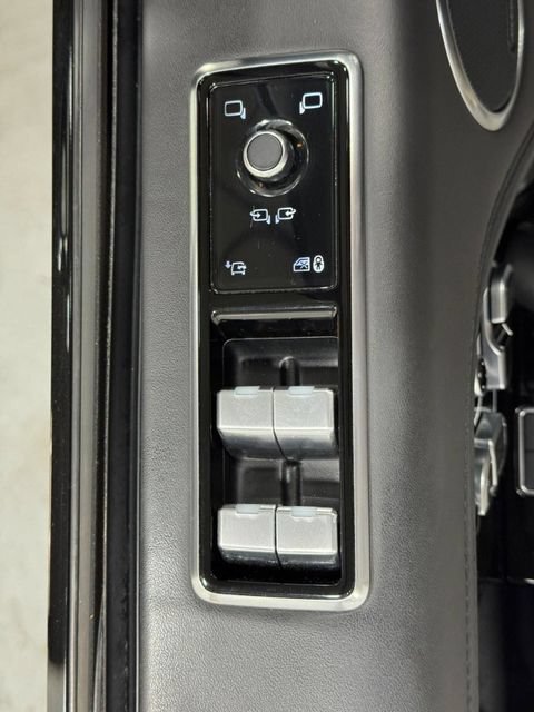 Used 2022 Land Rover Range Rover Autobiography AWD/4WD image 21