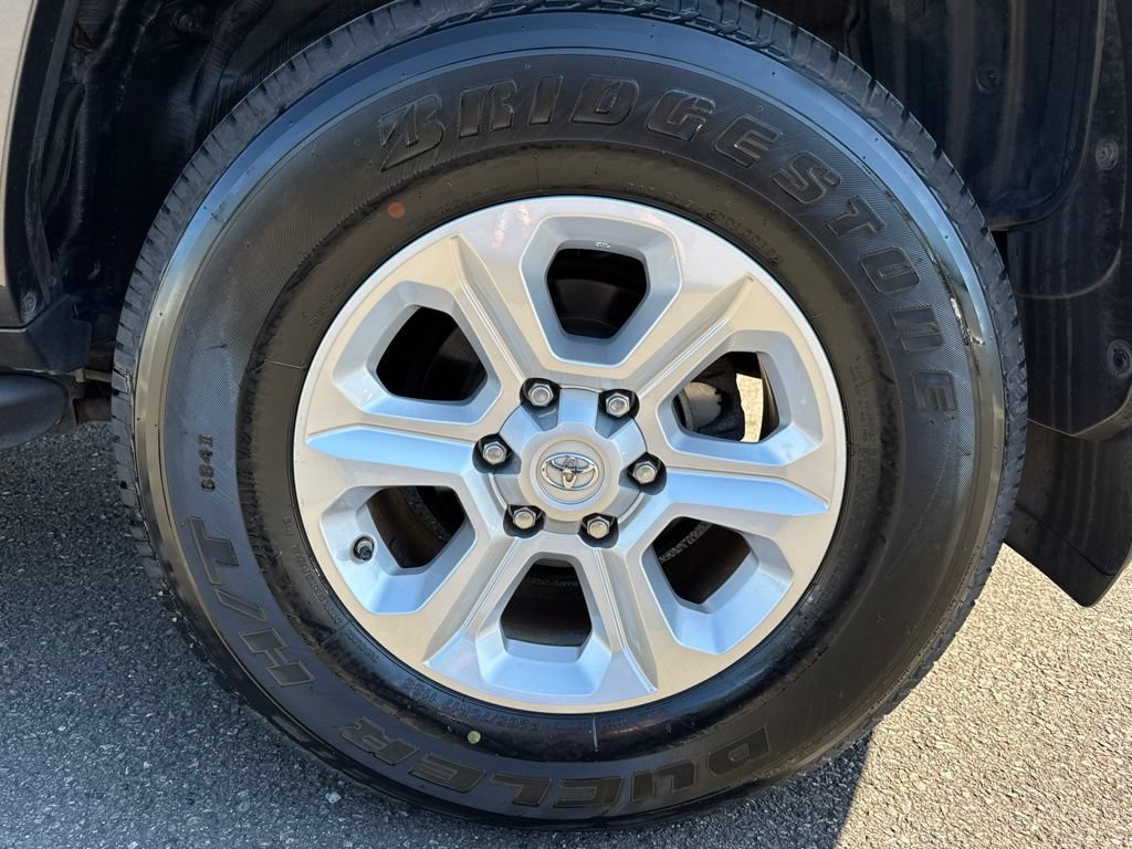 Used 2019 Toyota 4Runner SR5 Premium AWD/4WD image 28
