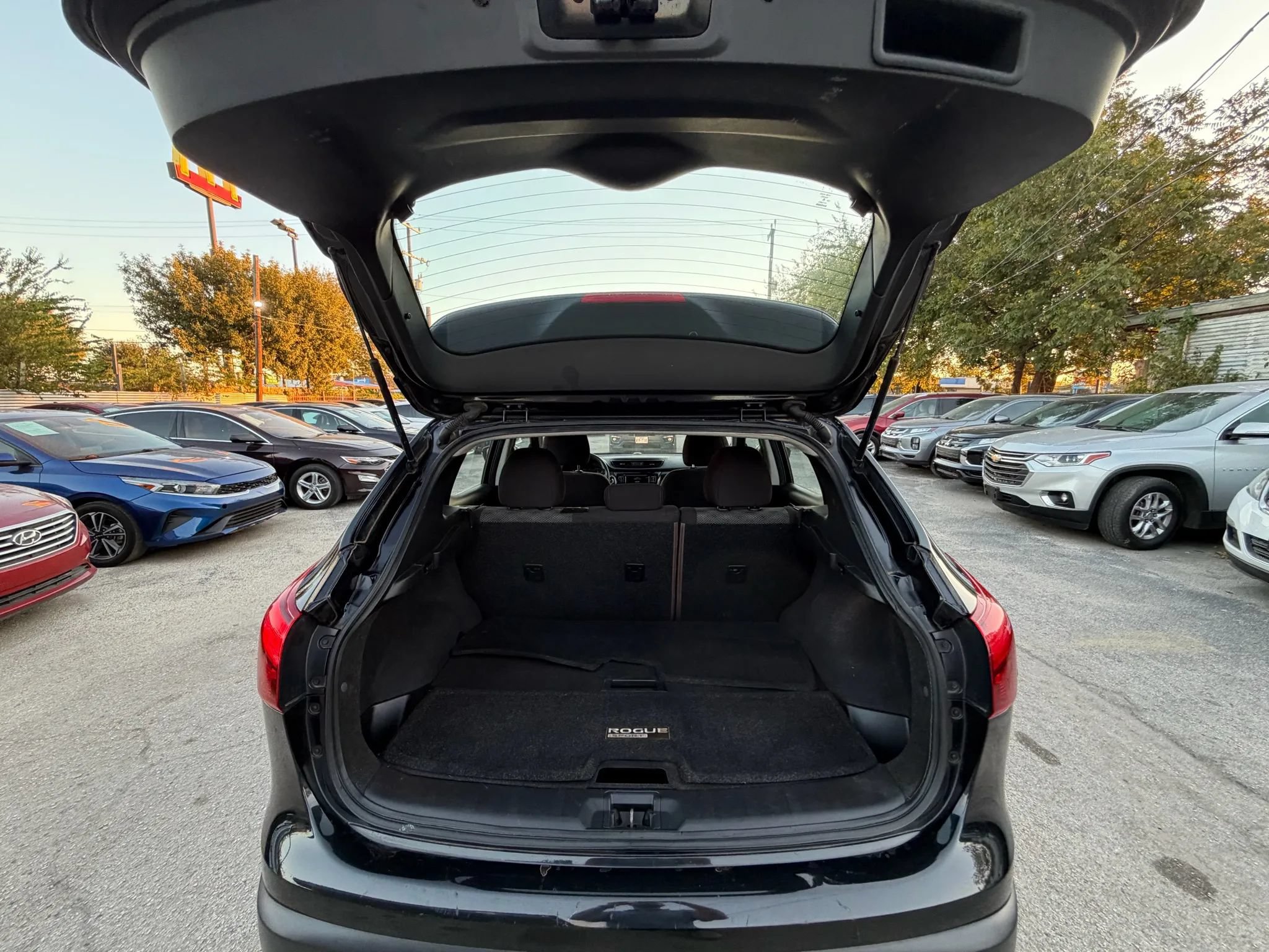 Used 2019 Nissan Rogue Sport SV FWD image 10