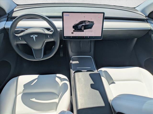 Used 2024 Tesla Model Y Long Range AWD/4WD image 18