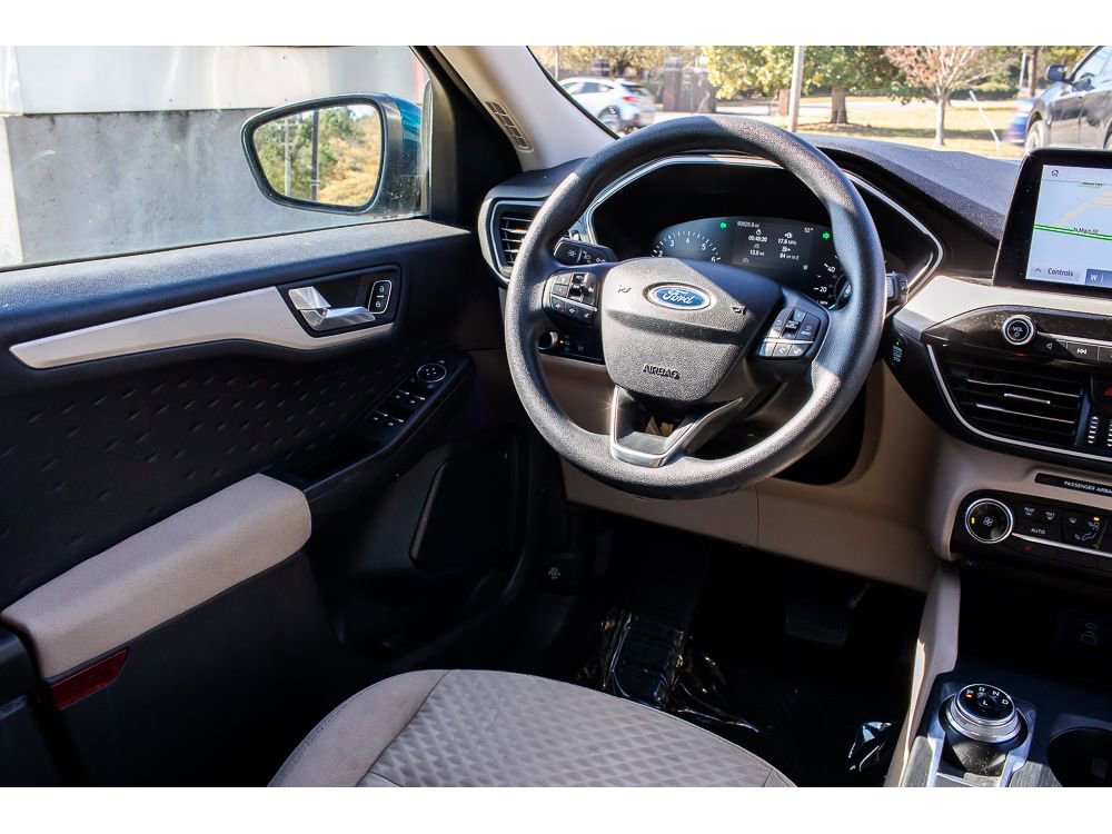 Used 2020 Ford Escape SE image 14