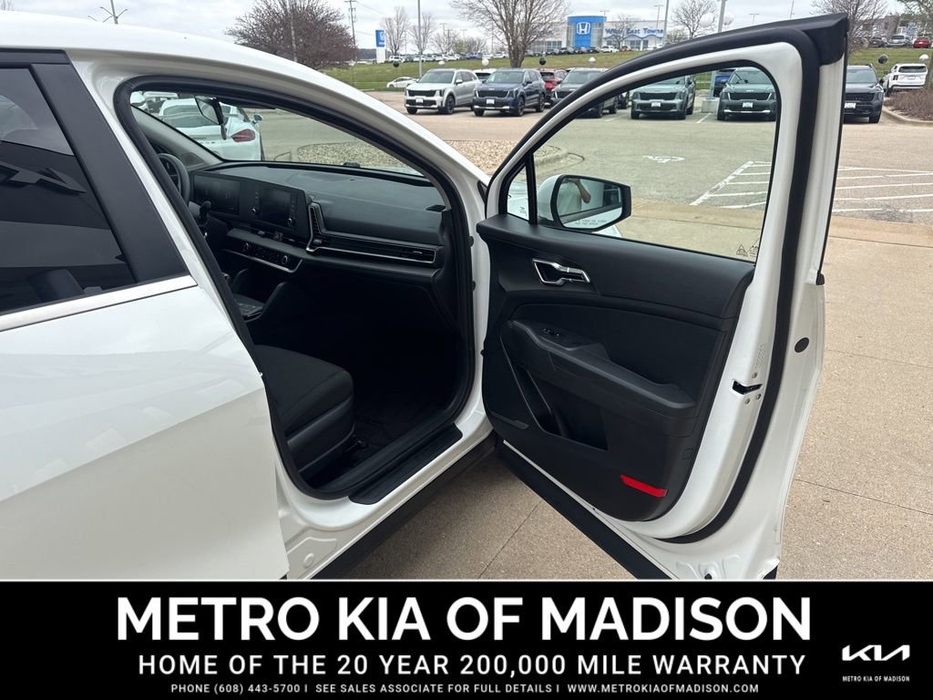 Used 2023 Kia Sportage LX AWD/4WD image 35