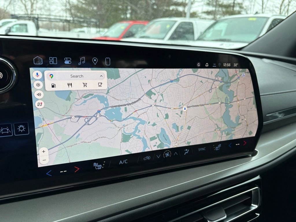 New 2026 Chevrolet Traverse LT w/ LPO, Floor Liner Package image 24